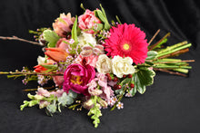 Load image into Gallery viewer, Pre-Order Valentine’s Day Bouquet from Local Florist (Order by 2/12) - PARK STORY