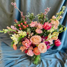 Load image into Gallery viewer, Pre-Order Valentine’s Day Bouquet from Local Florist (Order by 2/12) - PARK STORY