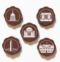 Load image into Gallery viewer, Monument & Cherry Blossom Combination Chocolates (5 piece box) - PARK STORY