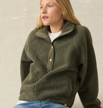 Load image into Gallery viewer, Fireside Fleece Popover in Beetle - PARK STORY