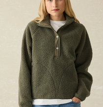 Load image into Gallery viewer, Fireside Fleece Popover in Beetle - PARK STORY