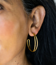 Load image into Gallery viewer, Revolve | Crossing Hoop Earrings - PARK STORY