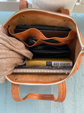 Load image into Gallery viewer, Morgan Tote (black & tan) - PARK STORY