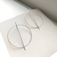 Load image into Gallery viewer, Olive Circle Line Earrings - PARK STORY