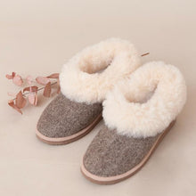 Load image into Gallery viewer, Wool Slippers - PARK STORY