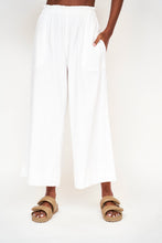 Load image into Gallery viewer, Mirth Pant in White - PARK STORY
