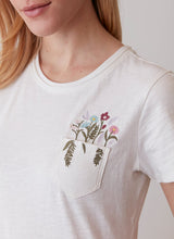 Load image into Gallery viewer, Bouquet Tee - PARK STORY

