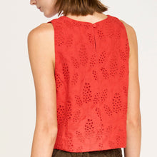 Load image into Gallery viewer, Santanyi Tank in Chili Hyacinth Eyelet - PARK STORY
