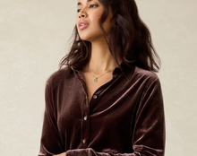 Load image into Gallery viewer, Stretch Silk Velvet Genevieve Top in  Huckleberry - PARK STORY
