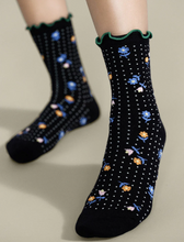 Load image into Gallery viewer, Dottie Floral Crew in Black - PARK STORY
