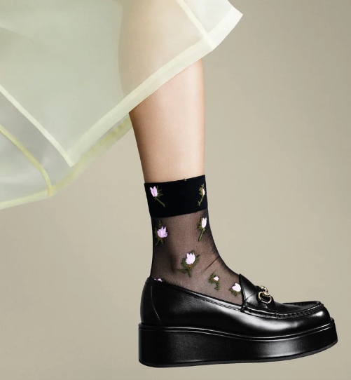 Rosebud Sheer Crew in Black - PARK STORY