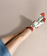 Load image into Gallery viewer, Retro Floral Crew - PARK STORY
