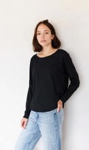 Load image into Gallery viewer, Organic Long Sleeve Boxy Tee in Black - PARK STORY
