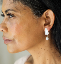 Load image into Gallery viewer, Bean Pearl Earrings - PARK STORY
