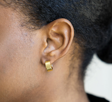 Load image into Gallery viewer, Off the Cuff Hoop Earrings - PARK STORY
