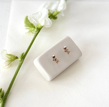 Load image into Gallery viewer, Pointe Mini Bar Studs
