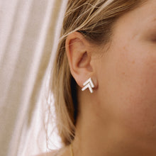 Load image into Gallery viewer, Peri Earrings - PARK STORY
