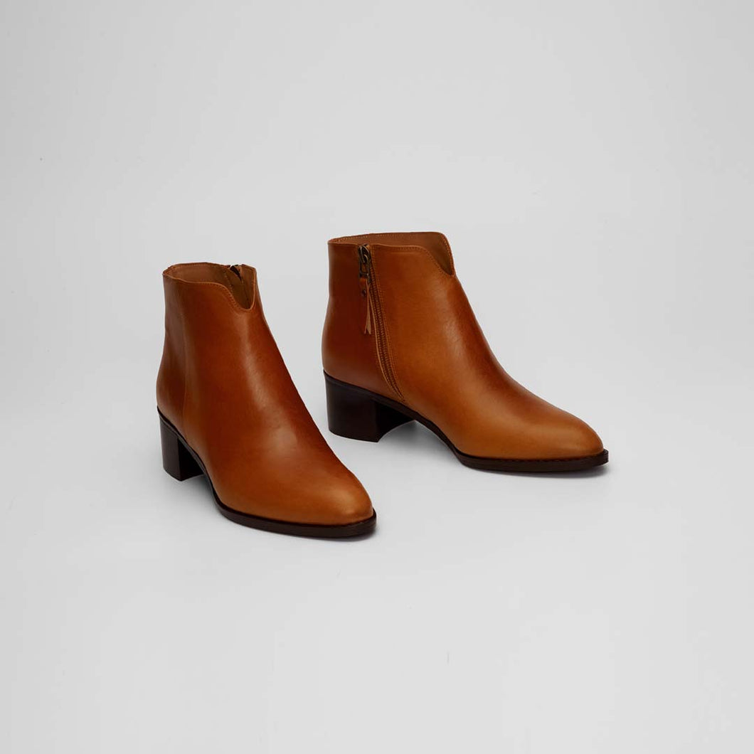 Nomia Heeled Boot (sand & amber)