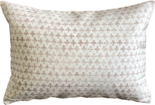 Load image into Gallery viewer, Clover Print Throw Pillow

