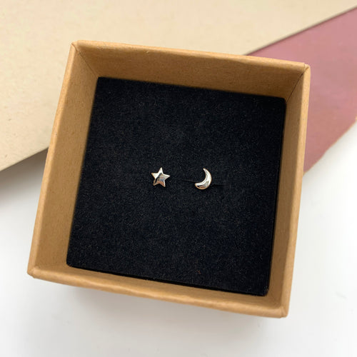 Tiny Moon/Star Stud Earrings - PARK STORY